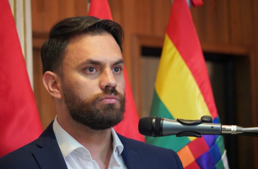 Ministro de Gobierno, Eduardo Del Castillo, afirma que los responsables de las muertes en Santagro serán aprehendidos