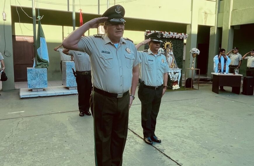 Nuevo comandante en Santa Cruz evalúa los servicios de prevención e investigación de la Policía