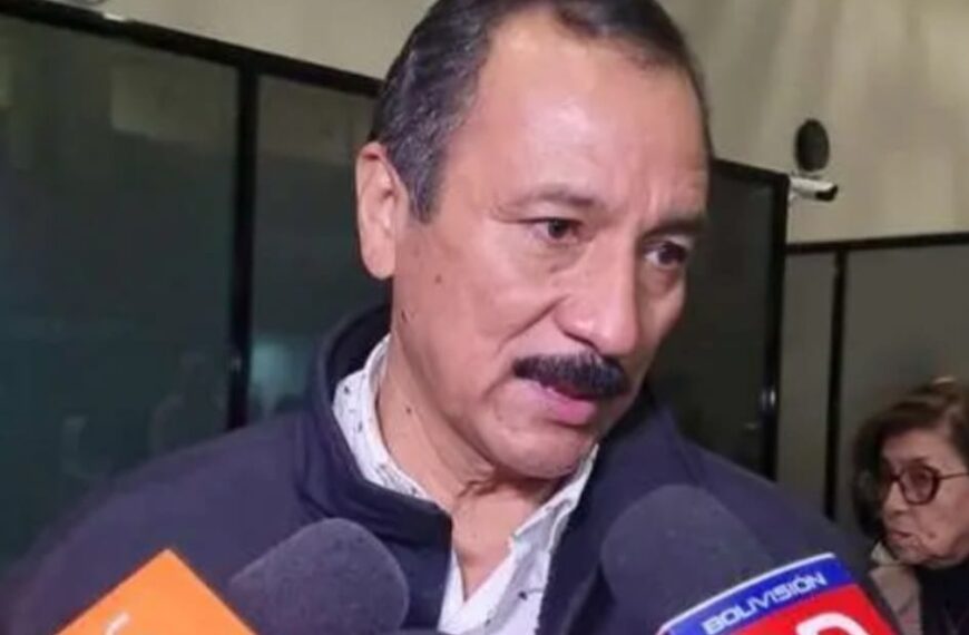Vicente Cuéllar, retornó al país luego de varios días en Europa e indicó que aún no tiene fecha para declarar por el paro de 36 días