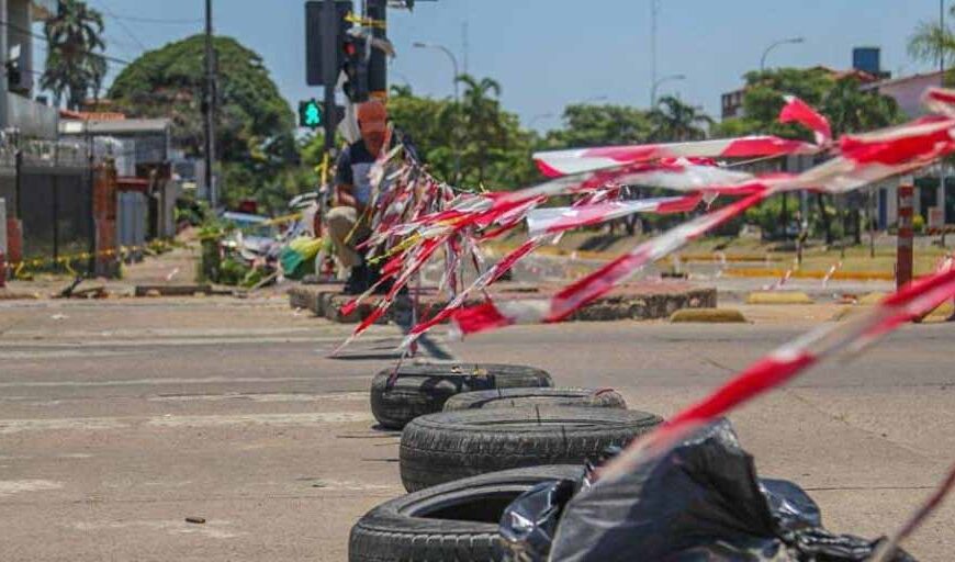 Gremialistas anuncian que este mediodía evaluarán la jornada de bloqueos de vías que se llevan adelante en la ciudad de Santa Cruz