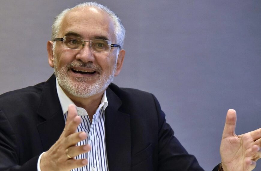 Carlos Mesa, pide al presidente Luis Arce un “plan de emergencia” en lugar de una respuesta insuficiente ante la crisis económica