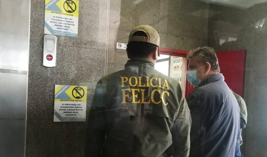 El jefe de prensa de la bancada de C-A sale de la cárcel con detención domiciliaria