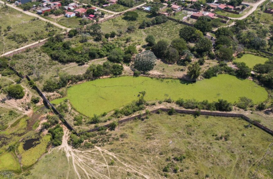 Gobernador de Santa Cruz es citado a declarar este martes por el caso de avasallamietos en la zona acuífera