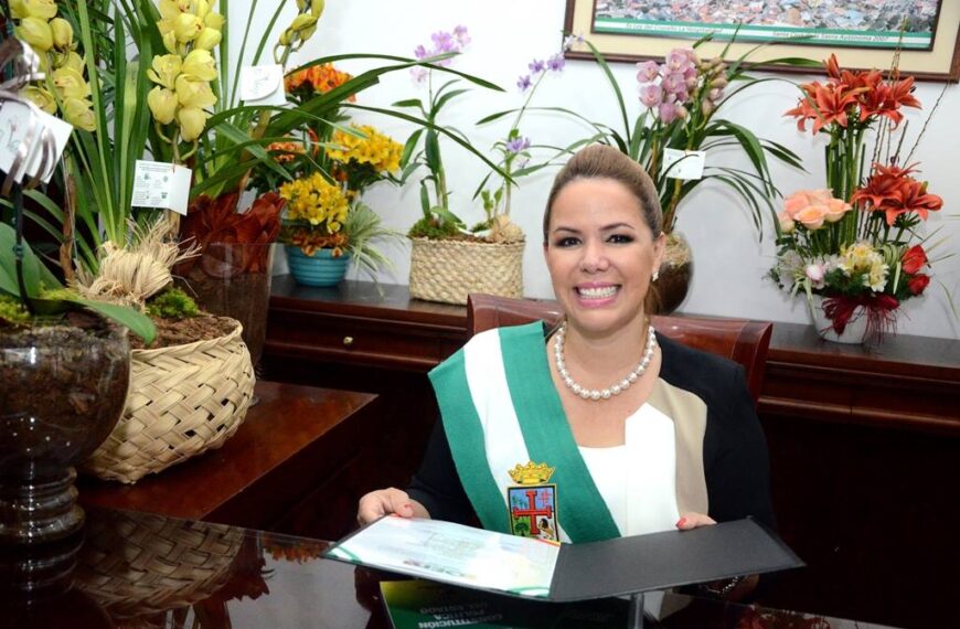 La exalcaldesa, Angélica Sosa, negó rotundamente que su familia tiene inmuebles fuera de Bolivia