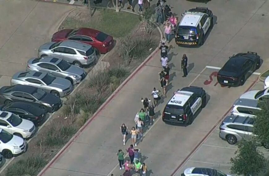 Autoridades confirman 8 muertos y 7 heridos tras el tiroteo en el centro comercial de Texas