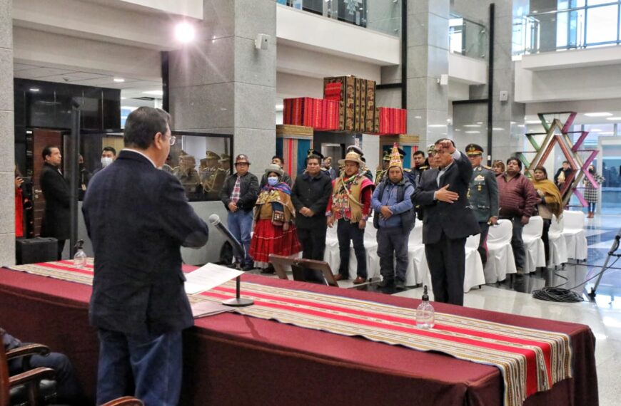 El presidente Arce posesiona al nuevo ministro de Medio Ambiente, Rubén Méndez