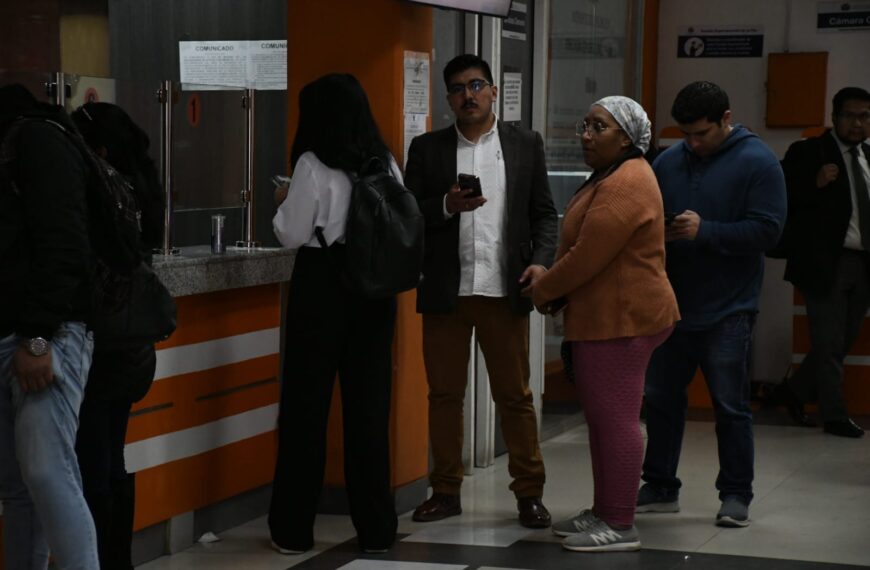 Denuncian a Édgar Salazar por delito de allanamiento de domicilio, debido a la toma de la Asamblea Permanente de Derechos Humanos en La Paz