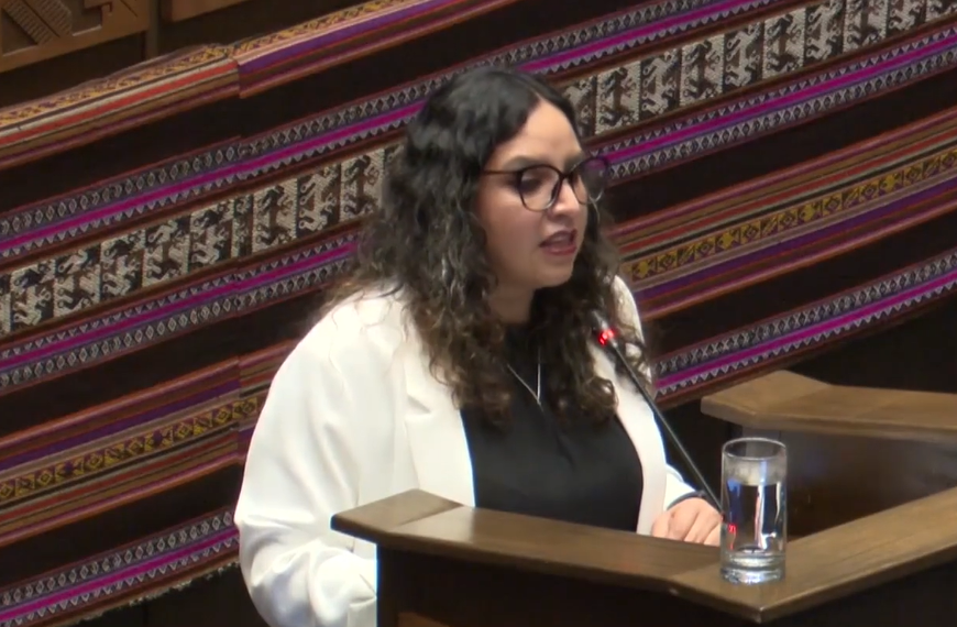 La ministra de Salud, María Reneé Castro,  recibió el voto de confianza de la Asamblea Legislativa Plurinacional, tras su interpelación por la Ley del Cáncer