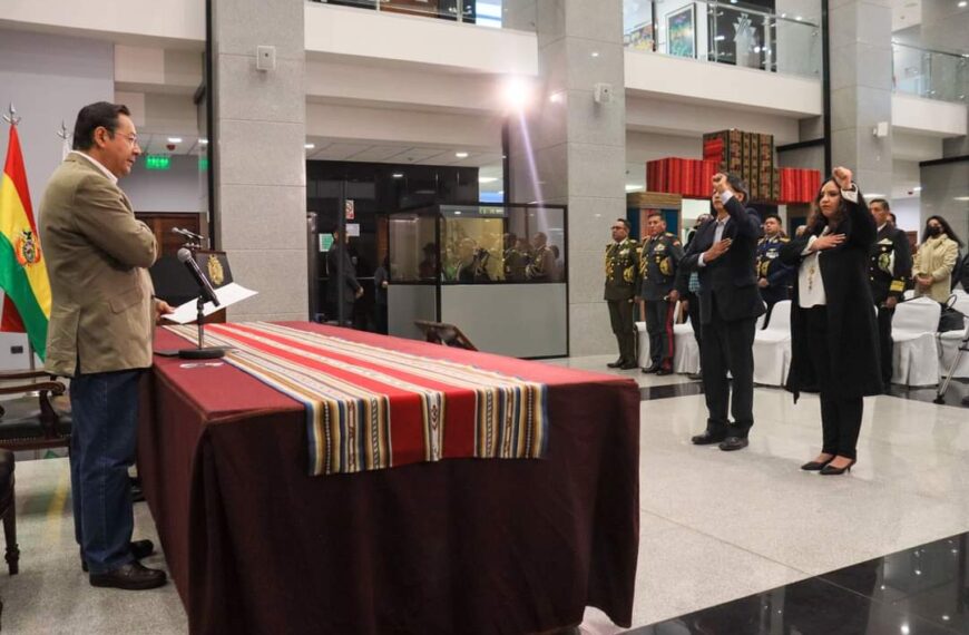 Presidente del Estado posesionó a las nuevas autoridades del Ministerio de Minería y el Ministerio de Salud