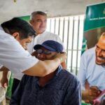 Gobernación entrega 51 lentes y 52 prótesis a adultos mayores de la provincia…