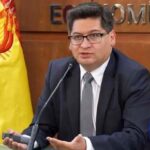 Montenegro asegura que hay dólares en los bancos y anuncia «drásticas» sanciones