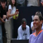 Roland Garros recibe a Nadal con miles de fanáticos en su primer entrenamiento