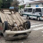 Aparatoso accidente de tránsito deja personas heridas