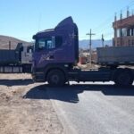 Transporte pesado bloquea accesos a Potosí y en la ruta a Sucre
