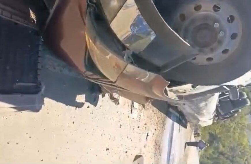 (Video)Un conductor de cisterna con combustible muere aplastado por su…