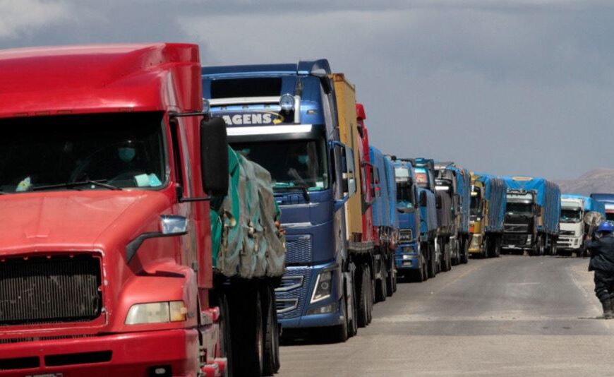 Gobierno intenta frenar bloqueos, llama al transporte pesado a dialogar…
