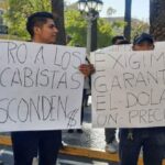Inédita protesta de vendedores de celulares: Exigen control a los librecambistas