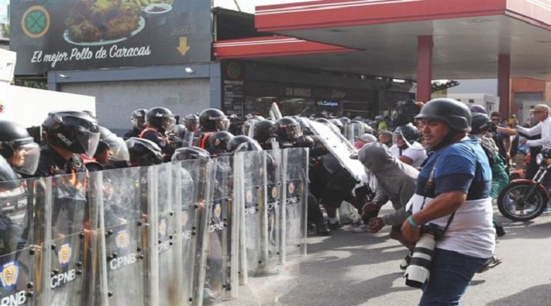 Más de 1.200 detenidos por el chavismo en protestas contra&hellip;