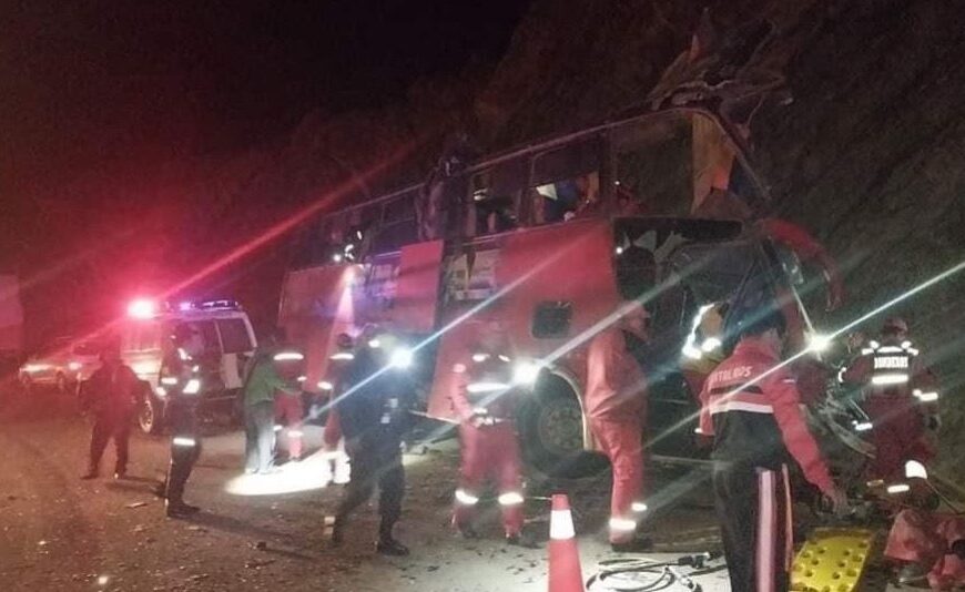 (Fotos)Tragedia en la ruta Entre Ríos-Tarija: Varios muertos y heridos&hellip;