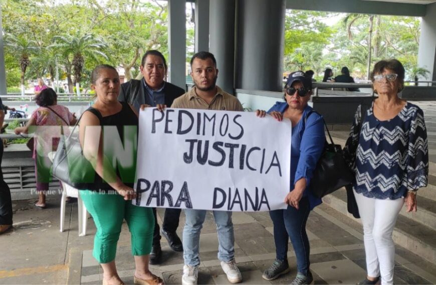 Familiares de la odontóloga Heydy Terrazas Herrera piden justicia.