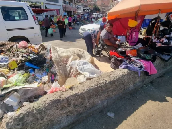 Cochabamba Diez días de bloqueo en K’ara K’ara convierten a Cochabamba en un foco de acumulación de basura