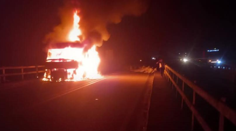Incendio de Camión en el Puente Ichilo Provoca Daños Materiales…