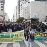 Mineros protestan en La Paz con dinamitas exigiendo diésel
