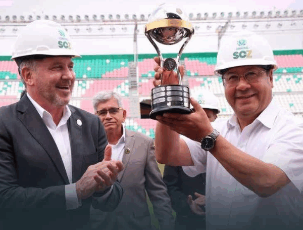 DOMÍNGUEZ Y ARCE EN EL ESTADIO RAMÓN TAHUICHI AGUILERA QUE SE PREPARA PARA LA GRAN FINAL DE COPA SUDAMERICANA