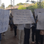 PADRES DE FAMILIAS REALIZAN PROTESTA EN LA DIRECCIÓN DISTRITAL DE WARNES