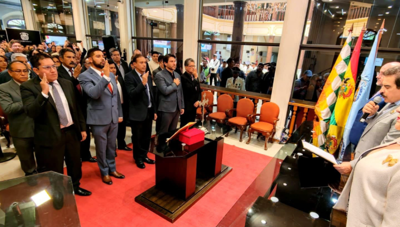 Cochabamba: Alcalde Manfred Reyes Villa posesiona a 10 nuevas autoridades…