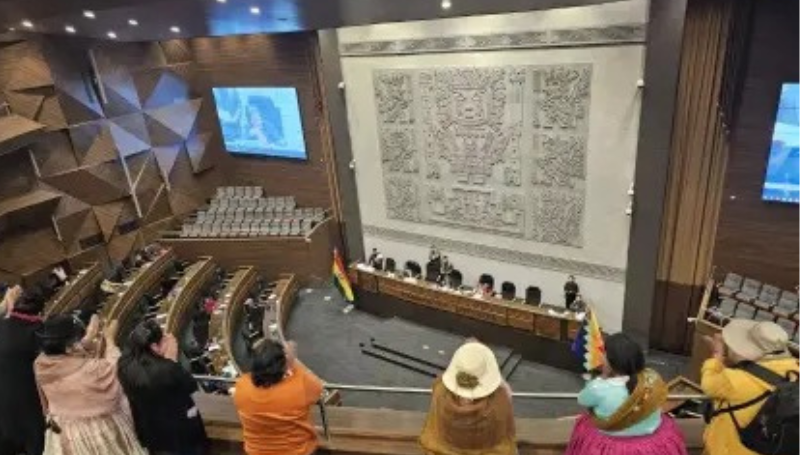 Diputados aprueban ley para proteger a huérfanos de feminicidio: contempla…