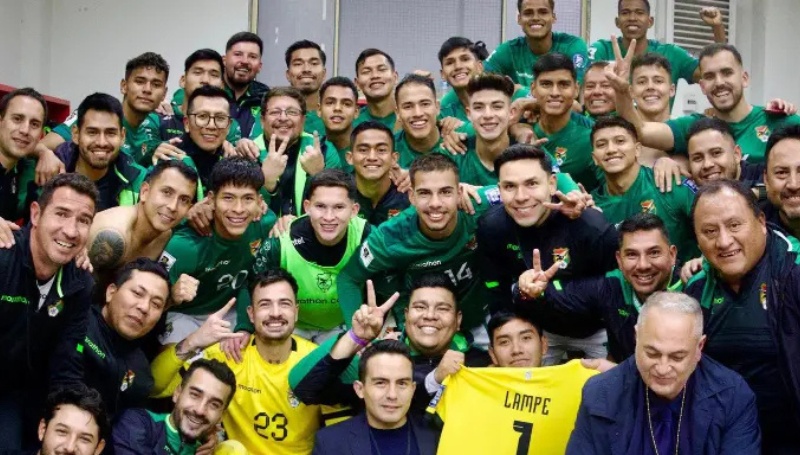 Bolivia escala posiciones en el ranking FIFA y mantiene viva…