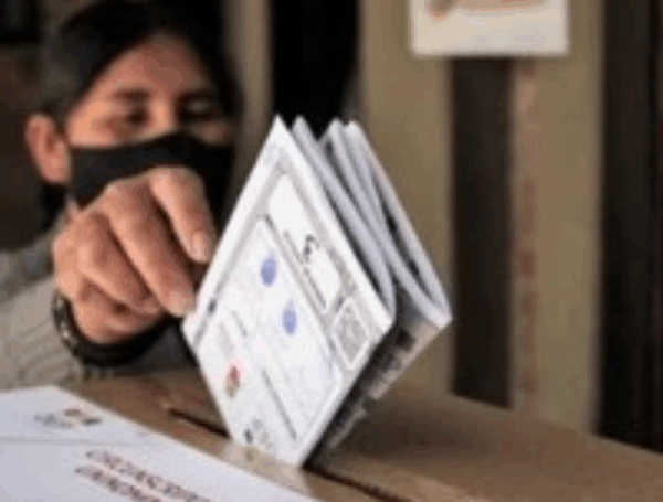 TSE prohíbe el uso de celulares al momento de votar este 19 de octubre