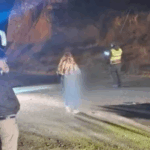 Dos personas mueren al chocar de frente contra un bus en la carretera…