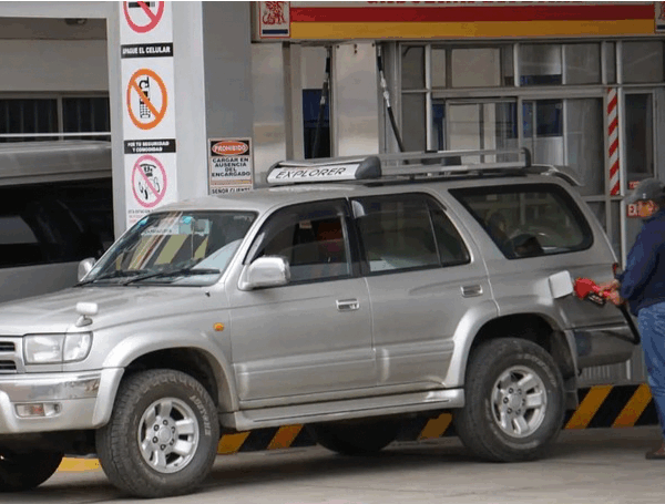 YPFB garantiza el suministro de gasolina para el balotaje pese a la escasez de dólares