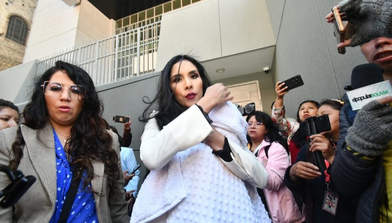 Mujer denuncia a Luis Arce por abandono de embarazada y…