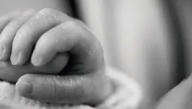 Fiscalía identifica a la madre del bebé abandonado en Santa&hellip;