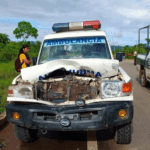 AMBULANCIA SUFRE ACCIDENTE TRAS CHOCAR CON UN CABALLO