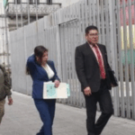 La Fiscalía secuestra contratos irregulares tras registrar oficinas de YPFB en La Paz