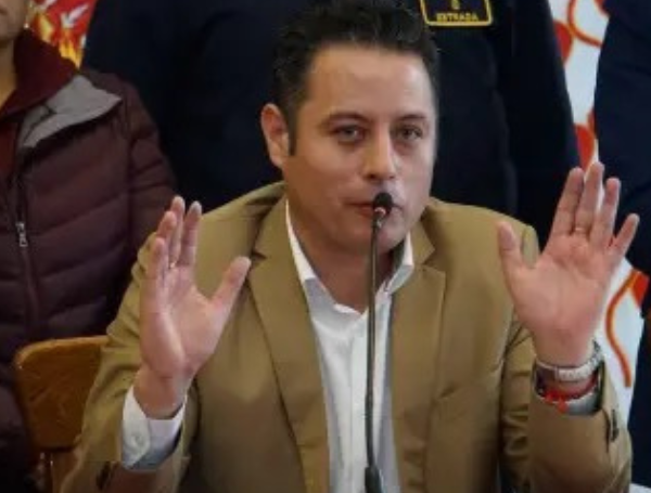 Lara felicita a policías por la aprehensión de Arce y afirma que “los que robaron van a rendir cuentas en la justicia”