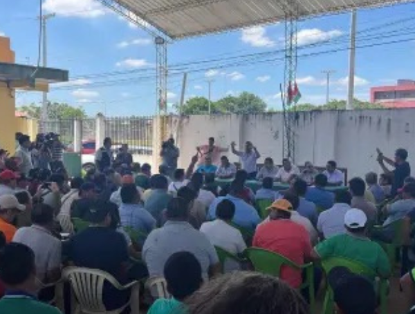 TRANSPORTISTAS DE FEDETRANS DECLARAN PARO INDEFINIDO EN SANTA CRUZ EN RECHAZO A LA ELIMINACIÓN DE LA SUBVENCIÓN