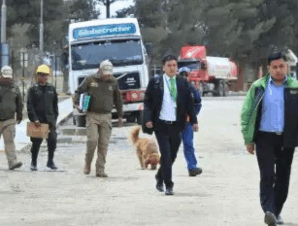 Fiscalía registra la planta de YPFB en Senkata: un arrestado y dos funcionarias señaladas por obstrucción