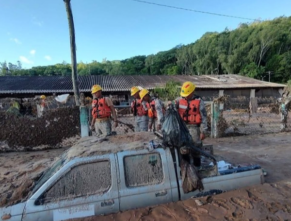 Armada Boliviana despliega apoyo integral en la comunidad La Calera