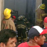 Incendio en la feria de Barrio Lindo deja al menos cuatro casetas afectadas