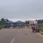 Cuatro bloqueos afectan rutas clave en Santa Cruz, según la ABC