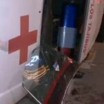 Ambulancia que trasladaba a una embarazada vuelca tras choque en el primer anillo