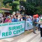 Trabajadores de salud realizan mitin y mantienen paro de 48 horas en Santa…