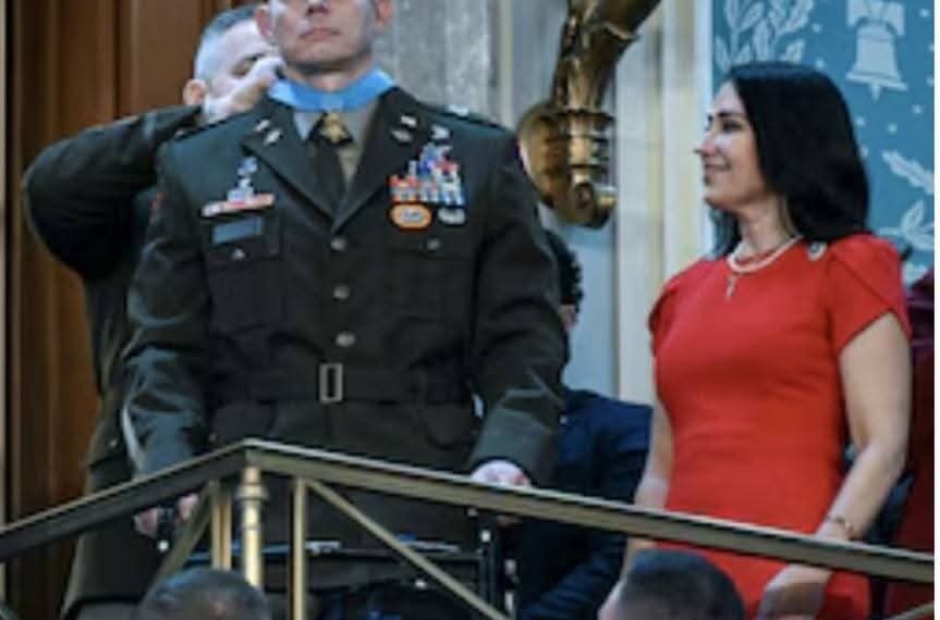 Piloto herido en la captura de Maduro recibe la Medalla&hellip;