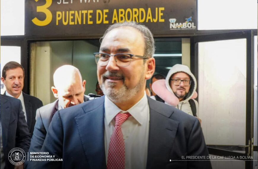 Gobierno recibe al titular de la CAF para avanzar en financiamiento externo