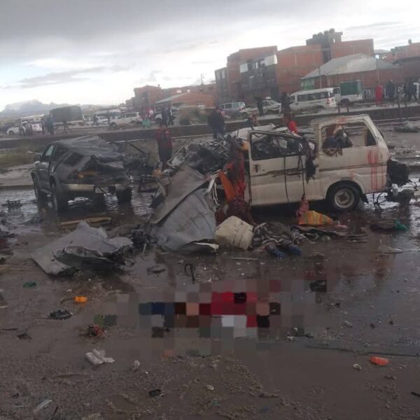 Grave accidente aéreo en El Alto deja víctimas fatales